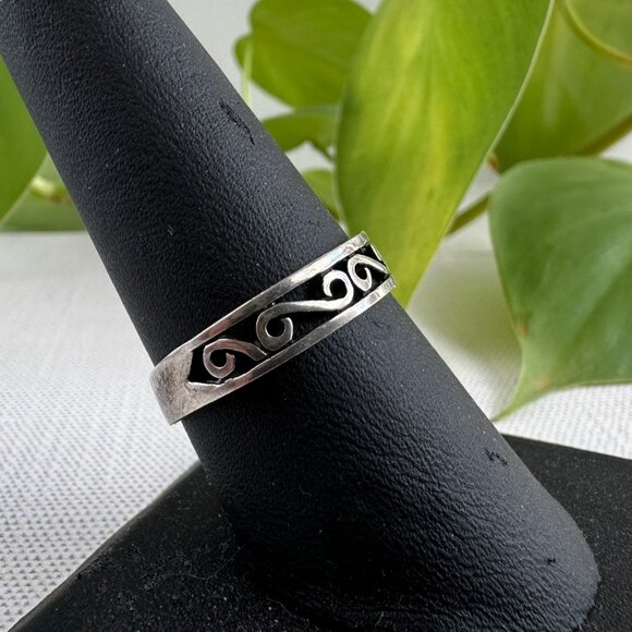 Sterling Silver Adjustable Band Ring With Swirl Design Size 11 - Picture 2 of 7